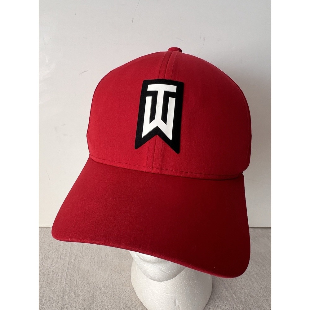 Nike Tiger Woods Golf Hat Classic99 TW Cap Red Size S/M 892482-687 Dri-Fit